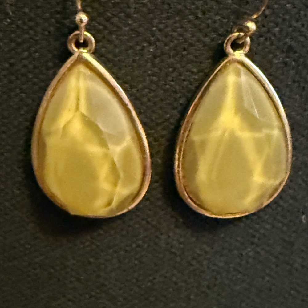 Elegant Grey stone Teardrop Earrings